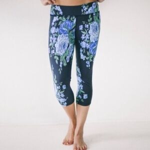 Albion Fit, Antigua Floral Leggings Capri, Size XS